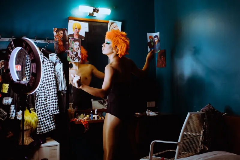 When You Stop Faking It: How Real Body Confidence Transforms Your On-Camera Game